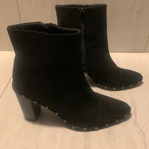 JustFab Maryanne Women's Black Faux Suede Heeled Ankle Boots Size 10